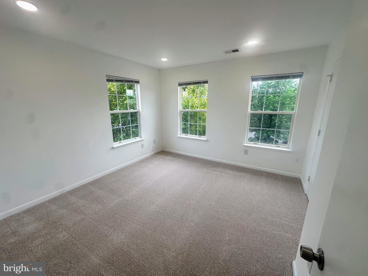 2559 PETER JEFFERSON LN, HERNDON, Virginia 20171, 4 Bedrooms Bedrooms, 4 Rooms Rooms,2 BathroomsBathrooms,Residential,For sale,2559 PETER JEFFERSON LN,VAFX2262208 MLS # VAFX2262208