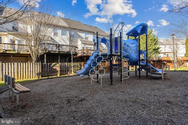 2559 PETER JEFFERSON LN, HERNDON, Virginia 20171, 4 Bedrooms Bedrooms, 4 Rooms Rooms,2 BathroomsBathrooms,Residential,For sale,2559 PETER JEFFERSON LN,VAFX2262208 MLS # VAFX2262208