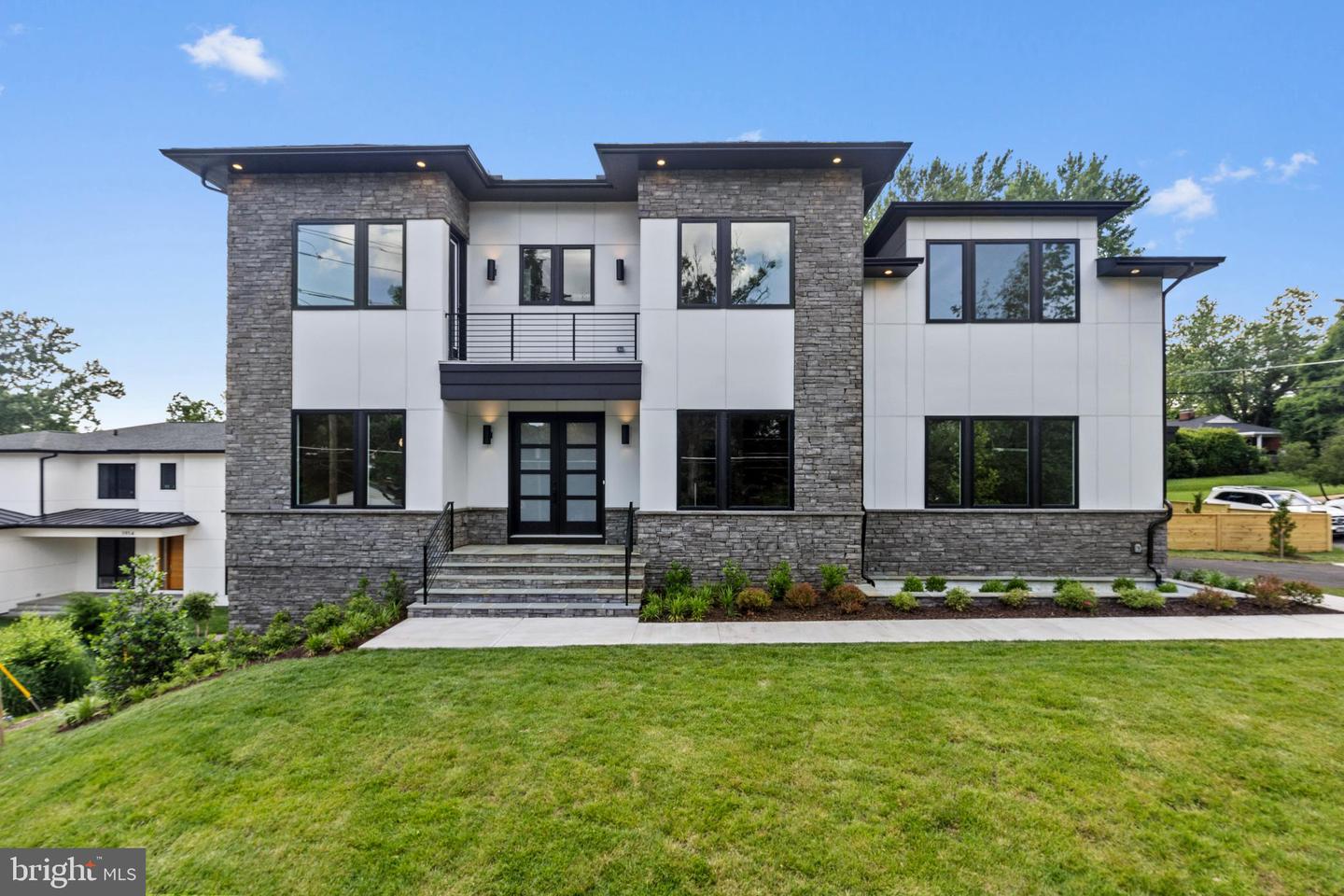 6511 IVY HILL DR, MCLEAN, Virginia 22101, 7 Bedrooms Bedrooms, 14 Rooms Rooms,6 BathroomsBathrooms,Residential,For sale,6511 IVY HILL DR,VAFX2262306 MLS # VAFX2262306