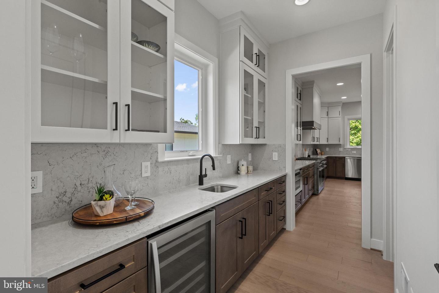 6511 IVY HILL DR, MCLEAN, Virginia 22101, 7 Bedrooms Bedrooms, 14 Rooms Rooms,6 BathroomsBathrooms,Residential,For sale,6511 IVY HILL DR,VAFX2262306 MLS # VAFX2262306