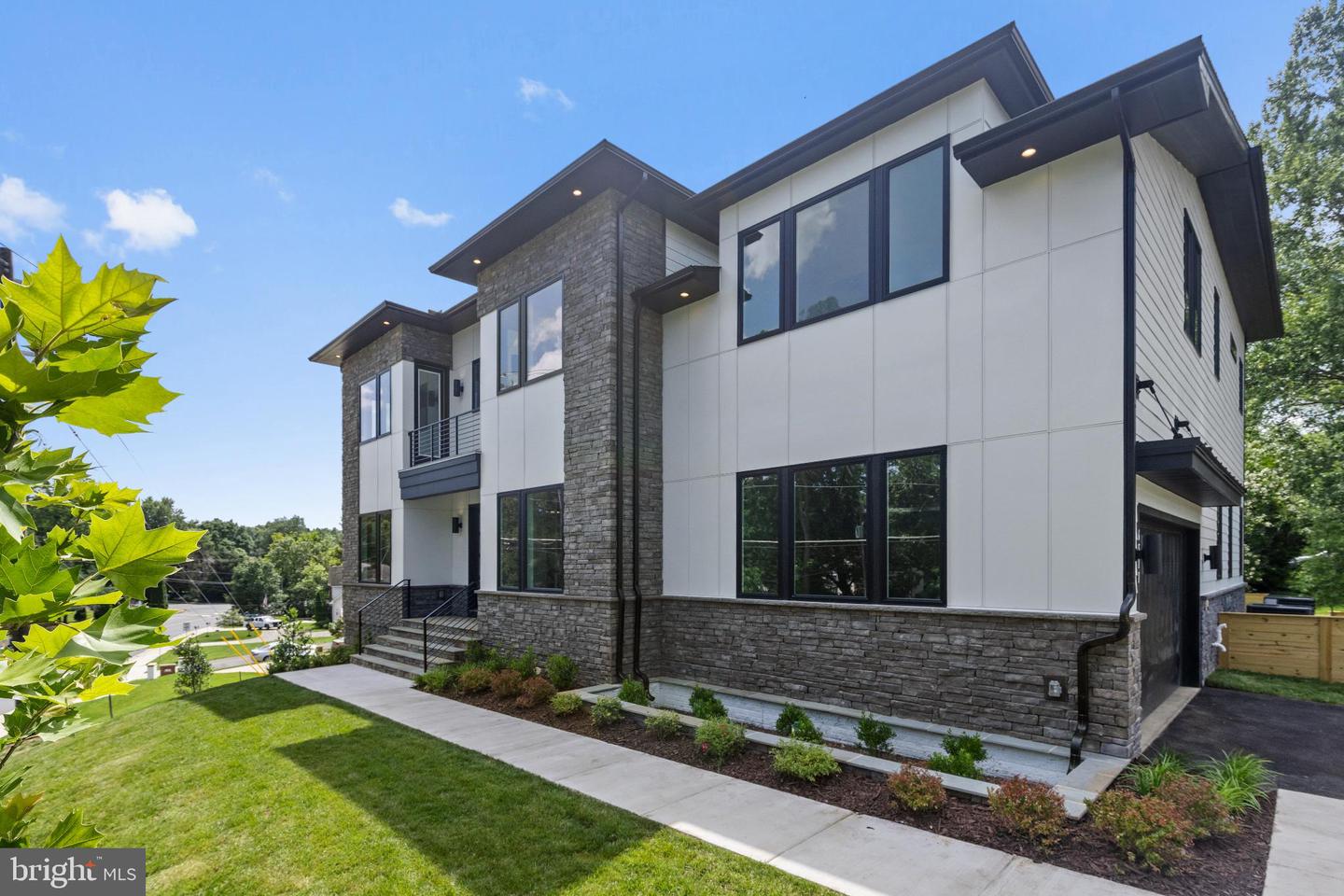 6511 IVY HILL DR, MCLEAN, Virginia 22101, 7 Bedrooms Bedrooms, 14 Rooms Rooms,6 BathroomsBathrooms,Residential,For sale,6511 IVY HILL DR,VAFX2262306 MLS # VAFX2262306