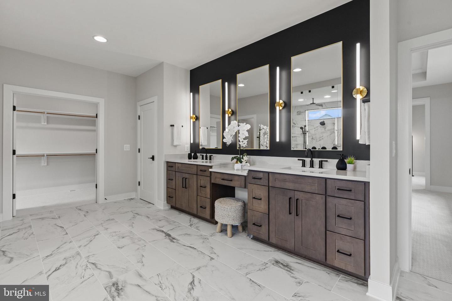 6511 IVY HILL DR, MCLEAN, Virginia 22101, 7 Bedrooms Bedrooms, 14 Rooms Rooms,6 BathroomsBathrooms,Residential,For sale,6511 IVY HILL DR,VAFX2262306 MLS # VAFX2262306