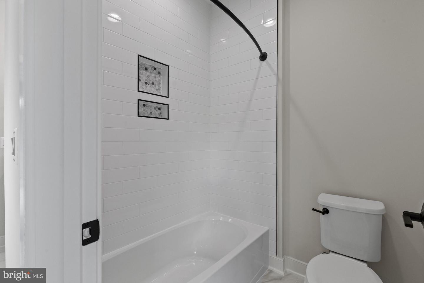6511 IVY HILL DR, MCLEAN, Virginia 22101, 7 Bedrooms Bedrooms, 14 Rooms Rooms,6 BathroomsBathrooms,Residential,For sale,6511 IVY HILL DR,VAFX2262306 MLS # VAFX2262306