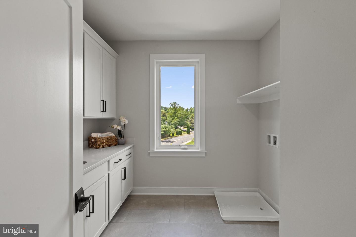 6511 IVY HILL DR, MCLEAN, Virginia 22101, 7 Bedrooms Bedrooms, 14 Rooms Rooms,6 BathroomsBathrooms,Residential,For sale,6511 IVY HILL DR,VAFX2262306 MLS # VAFX2262306