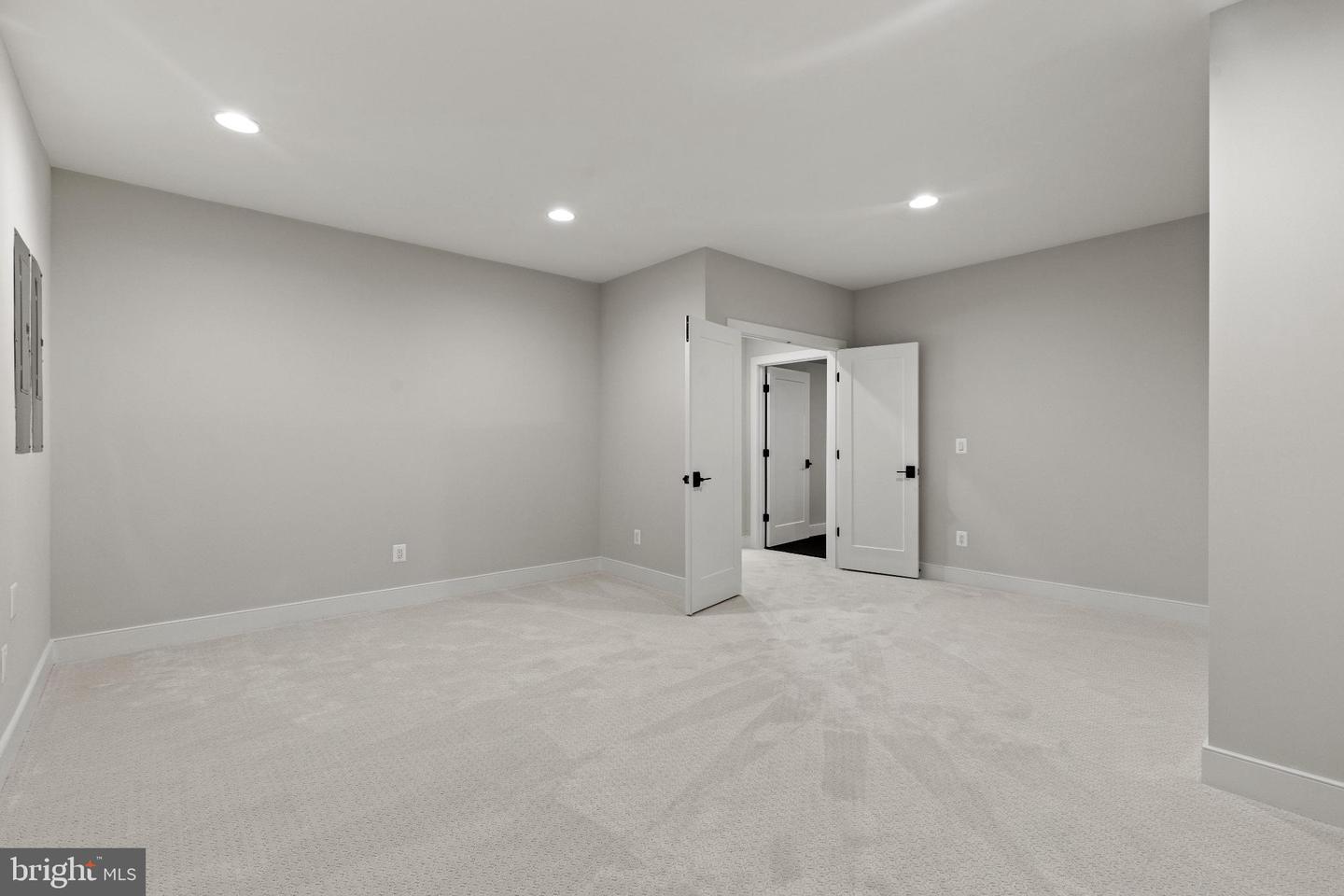 6511 IVY HILL DR, MCLEAN, Virginia 22101, 7 Bedrooms Bedrooms, 14 Rooms Rooms,6 BathroomsBathrooms,Residential,For sale,6511 IVY HILL DR,VAFX2262306 MLS # VAFX2262306