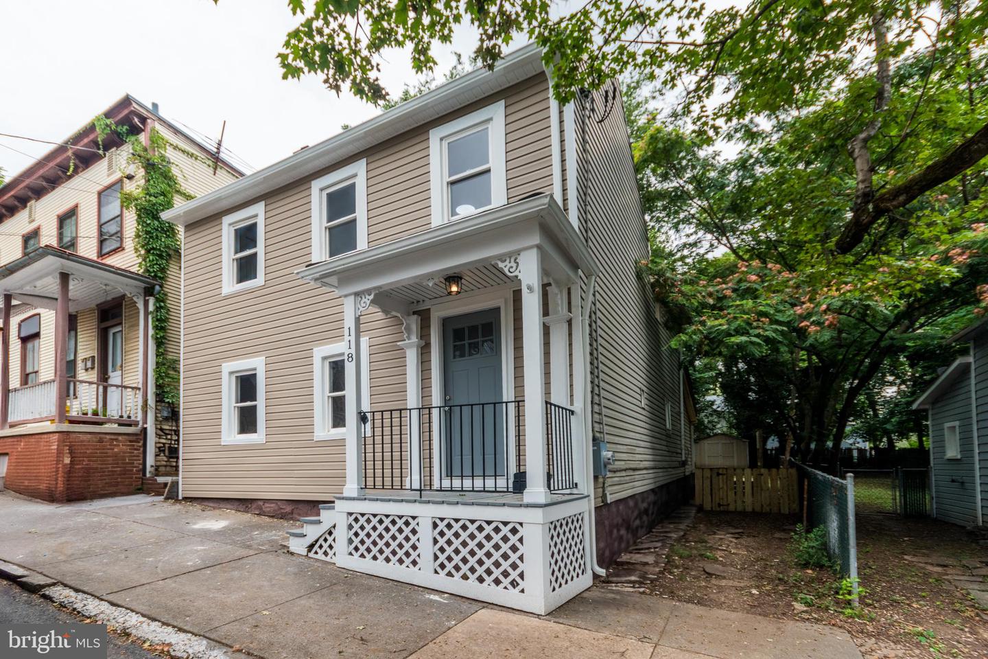 118 E MONMOUTH ST, WINCHESTER, Virginia 22601, 4 Bedrooms Bedrooms, ,1 BathroomBathrooms,Residential,For sale,118 E MONMOUTH ST,VAWI2008920 MLS # VAWI2008920