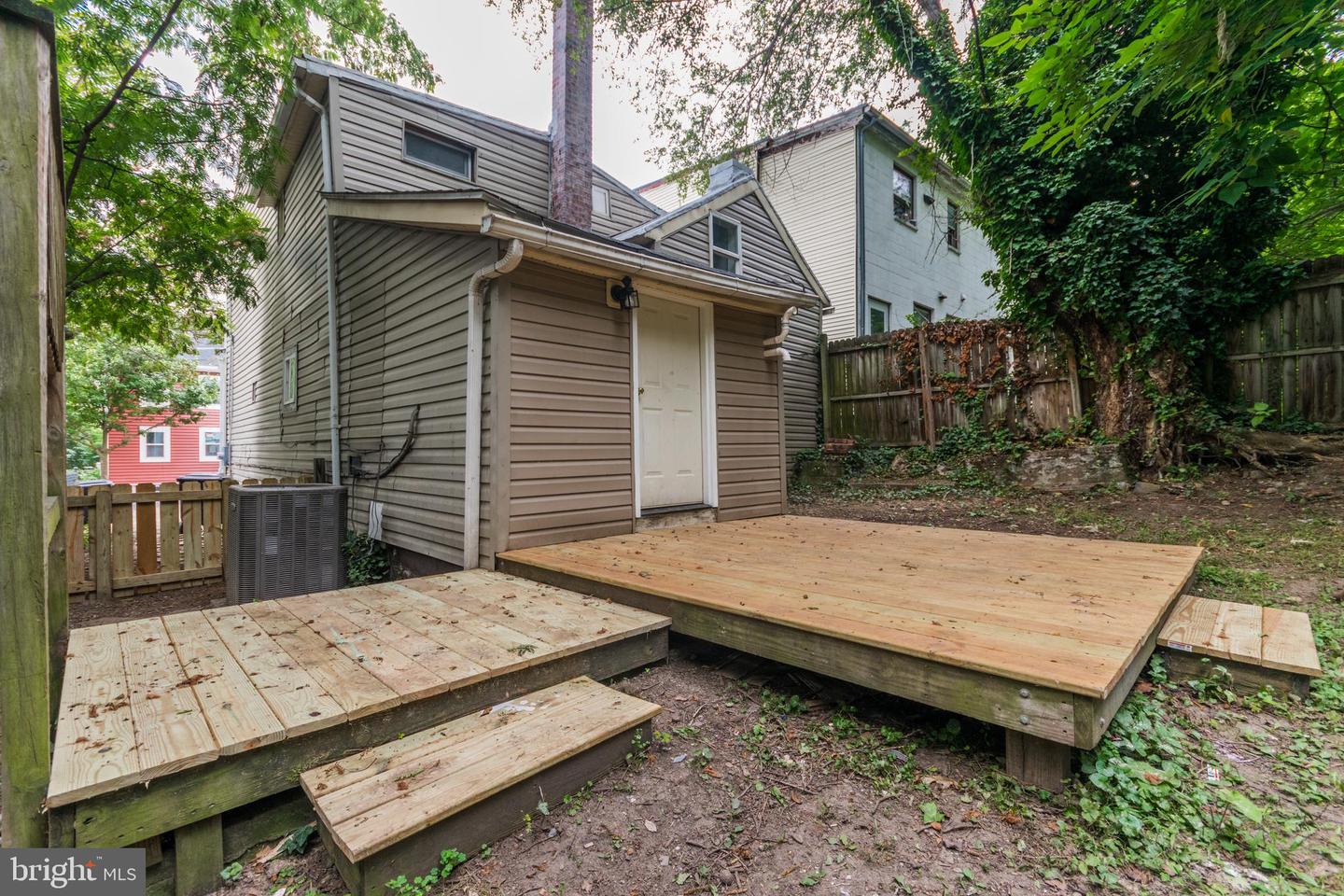 118 E MONMOUTH ST, WINCHESTER, Virginia 22601, 4 Bedrooms Bedrooms, ,1 BathroomBathrooms,Residential,For sale,118 E MONMOUTH ST,VAWI2008920 MLS # VAWI2008920