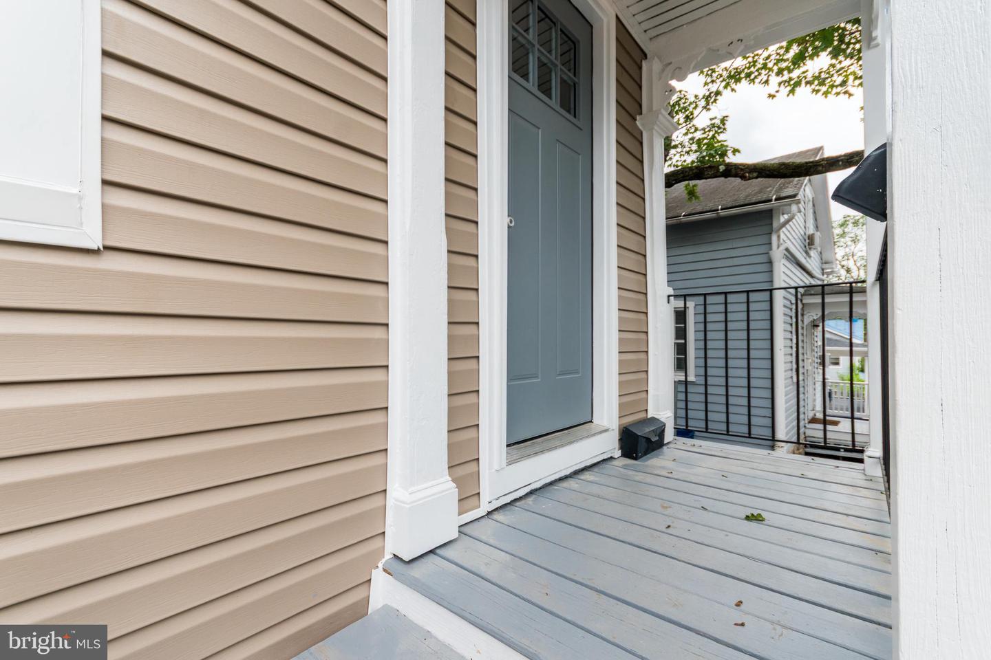 118 E MONMOUTH ST, WINCHESTER, Virginia 22601, 4 Bedrooms Bedrooms, ,1 BathroomBathrooms,Residential,For sale,118 E MONMOUTH ST,VAWI2008920 MLS # VAWI2008920