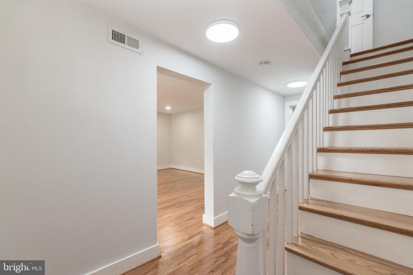 118 E MONMOUTH ST, WINCHESTER, Virginia 22601, 4 Bedrooms Bedrooms, ,1 BathroomBathrooms,Residential,For sale,118 E MONMOUTH ST,VAWI2008920 MLS # VAWI2008920