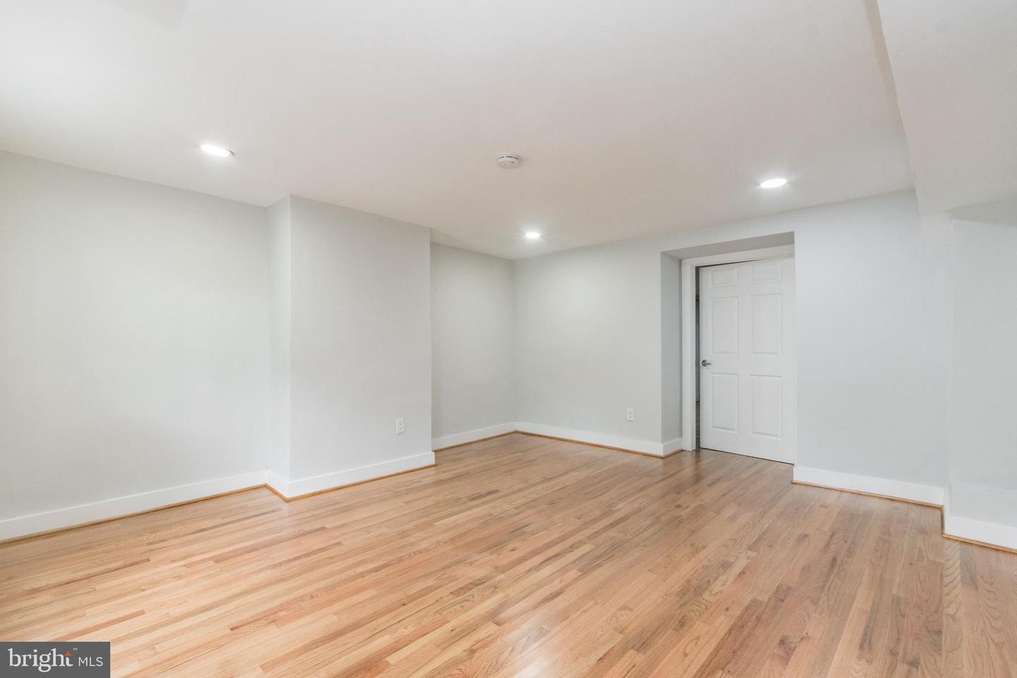 118 E MONMOUTH ST, WINCHESTER, Virginia 22601, 4 Bedrooms Bedrooms, ,1 BathroomBathrooms,Residential,For sale,118 E MONMOUTH ST,VAWI2008920 MLS # VAWI2008920