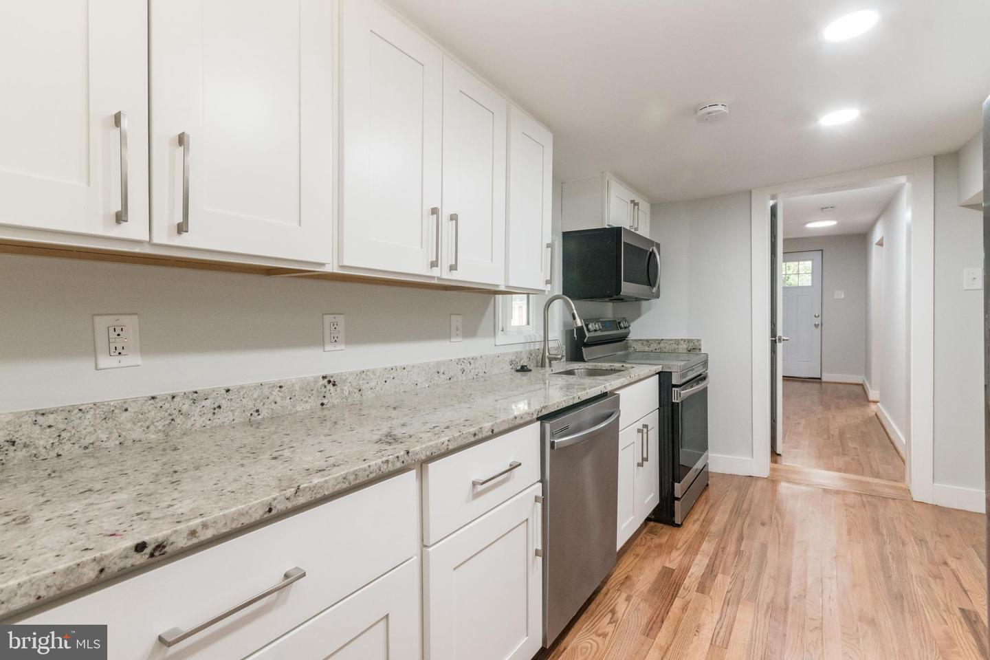 118 E MONMOUTH ST, WINCHESTER, Virginia 22601, 4 Bedrooms Bedrooms, ,1 BathroomBathrooms,Residential,For sale,118 E MONMOUTH ST,VAWI2008920 MLS # VAWI2008920