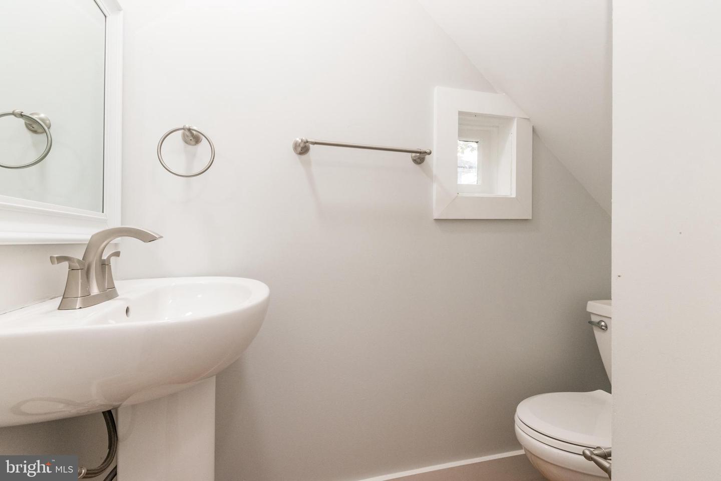 118 E MONMOUTH ST, WINCHESTER, Virginia 22601, 4 Bedrooms Bedrooms, ,1 BathroomBathrooms,Residential,For sale,118 E MONMOUTH ST,VAWI2008920 MLS # VAWI2008920