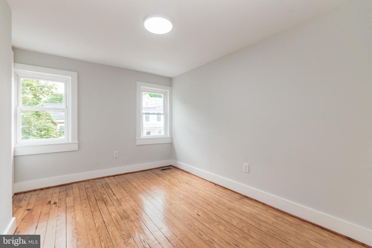 118 E MONMOUTH ST, WINCHESTER, Virginia 22601, 4 Bedrooms Bedrooms, ,1 BathroomBathrooms,Residential,For sale,118 E MONMOUTH ST,VAWI2008920 MLS # VAWI2008920