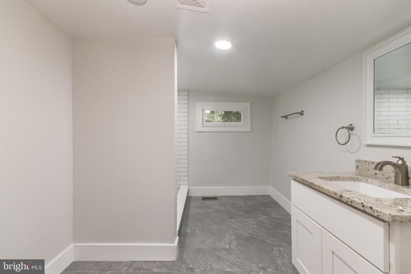 118 E MONMOUTH ST, WINCHESTER, Virginia 22601, 4 Bedrooms Bedrooms, ,1 BathroomBathrooms,Residential,For sale,118 E MONMOUTH ST,VAWI2008920 MLS # VAWI2008920