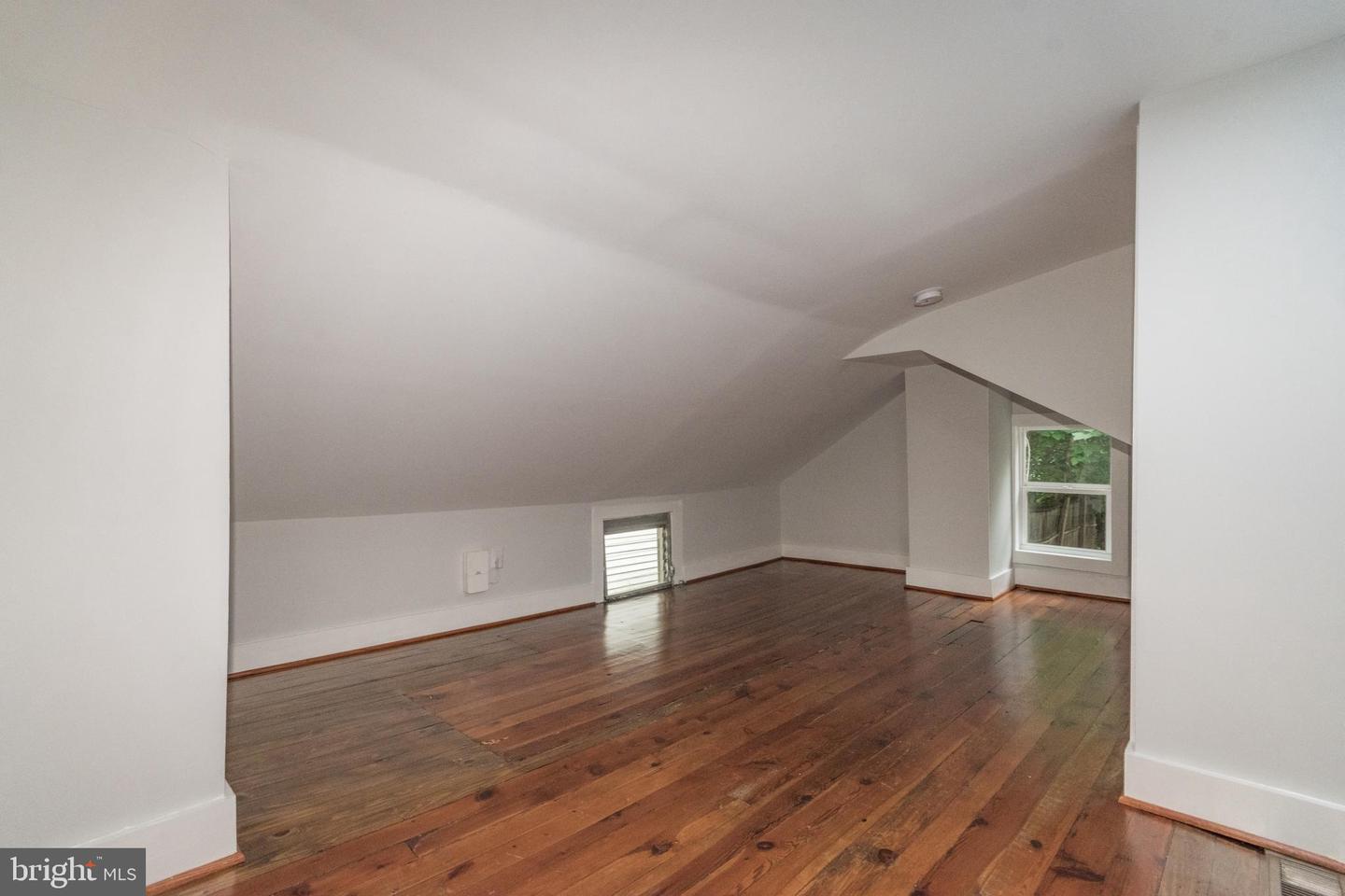 118 E MONMOUTH ST, WINCHESTER, Virginia 22601, 4 Bedrooms Bedrooms, ,1 BathroomBathrooms,Residential,For sale,118 E MONMOUTH ST,VAWI2008920 MLS # VAWI2008920