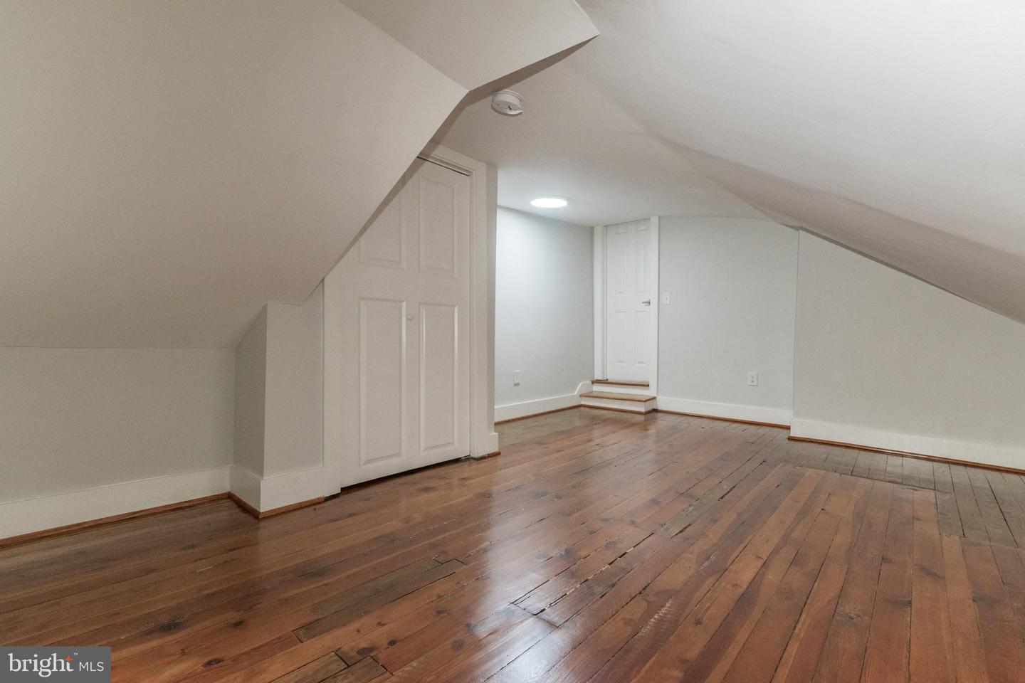 118 E MONMOUTH ST, WINCHESTER, Virginia 22601, 4 Bedrooms Bedrooms, ,1 BathroomBathrooms,Residential,For sale,118 E MONMOUTH ST,VAWI2008920 MLS # VAWI2008920