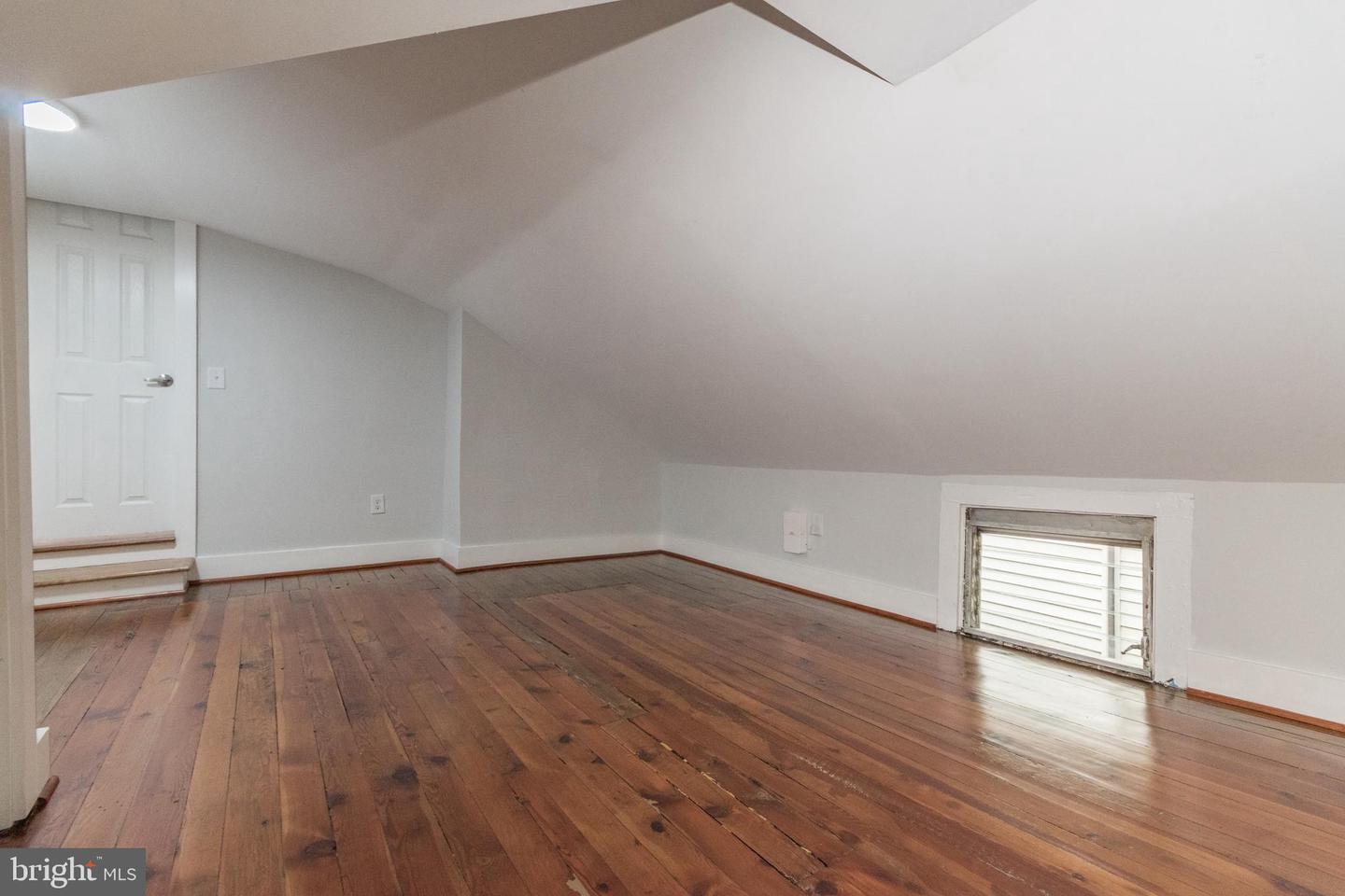 118 E MONMOUTH ST, WINCHESTER, Virginia 22601, 4 Bedrooms Bedrooms, ,1 BathroomBathrooms,Residential,For sale,118 E MONMOUTH ST,VAWI2008920 MLS # VAWI2008920