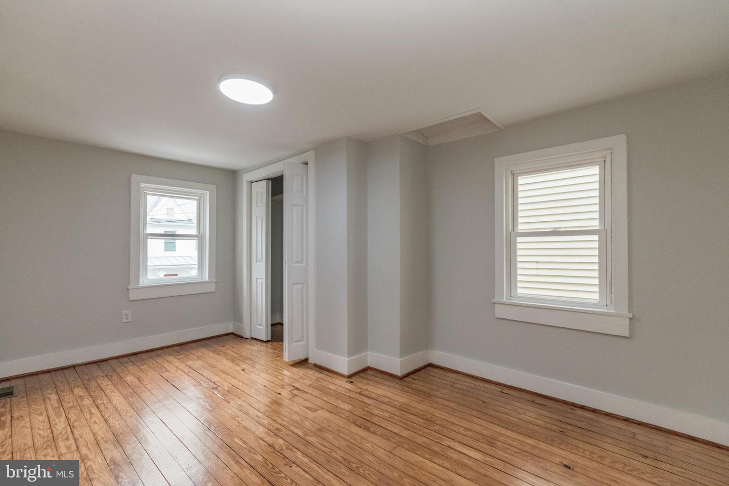 118 E MONMOUTH ST, WINCHESTER, Virginia 22601, 4 Bedrooms Bedrooms, ,1 BathroomBathrooms,Residential,For sale,118 E MONMOUTH ST,VAWI2008920 MLS # VAWI2008920