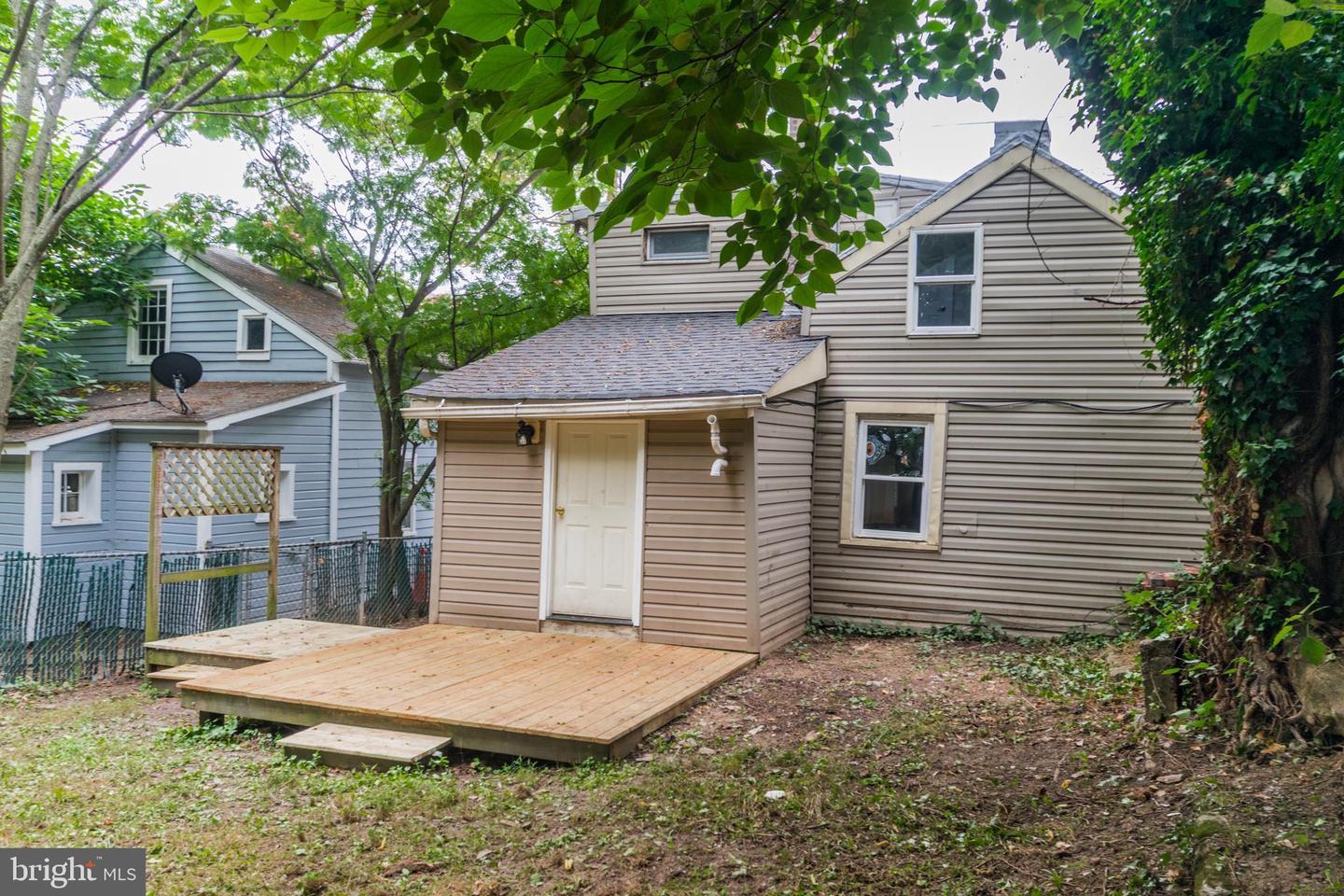 118 E MONMOUTH ST, WINCHESTER, Virginia 22601, 4 Bedrooms Bedrooms, ,1 BathroomBathrooms,Residential,For sale,118 E MONMOUTH ST,VAWI2008920 MLS # VAWI2008920