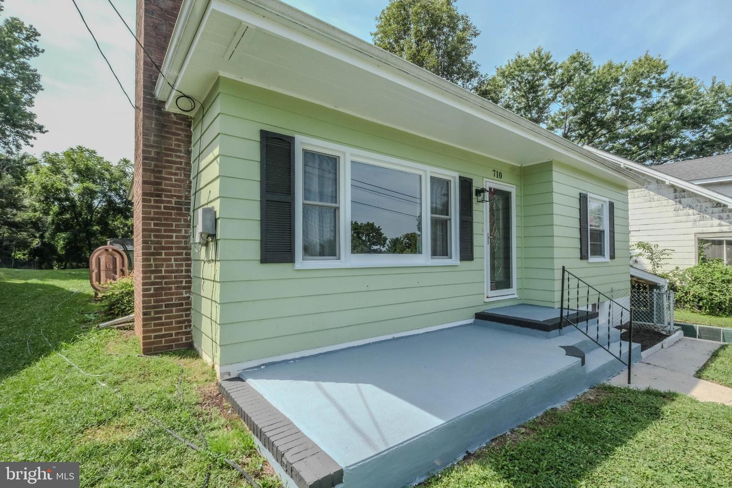 710 RIVER DR, FRONT ROYAL, Virginia 22630, 3 Bedrooms Bedrooms, 10 Rooms Rooms,2 BathroomsBathrooms,Residential,For sale,710 RIVER DR,VAWR2012030 MLS # VAWR2012030