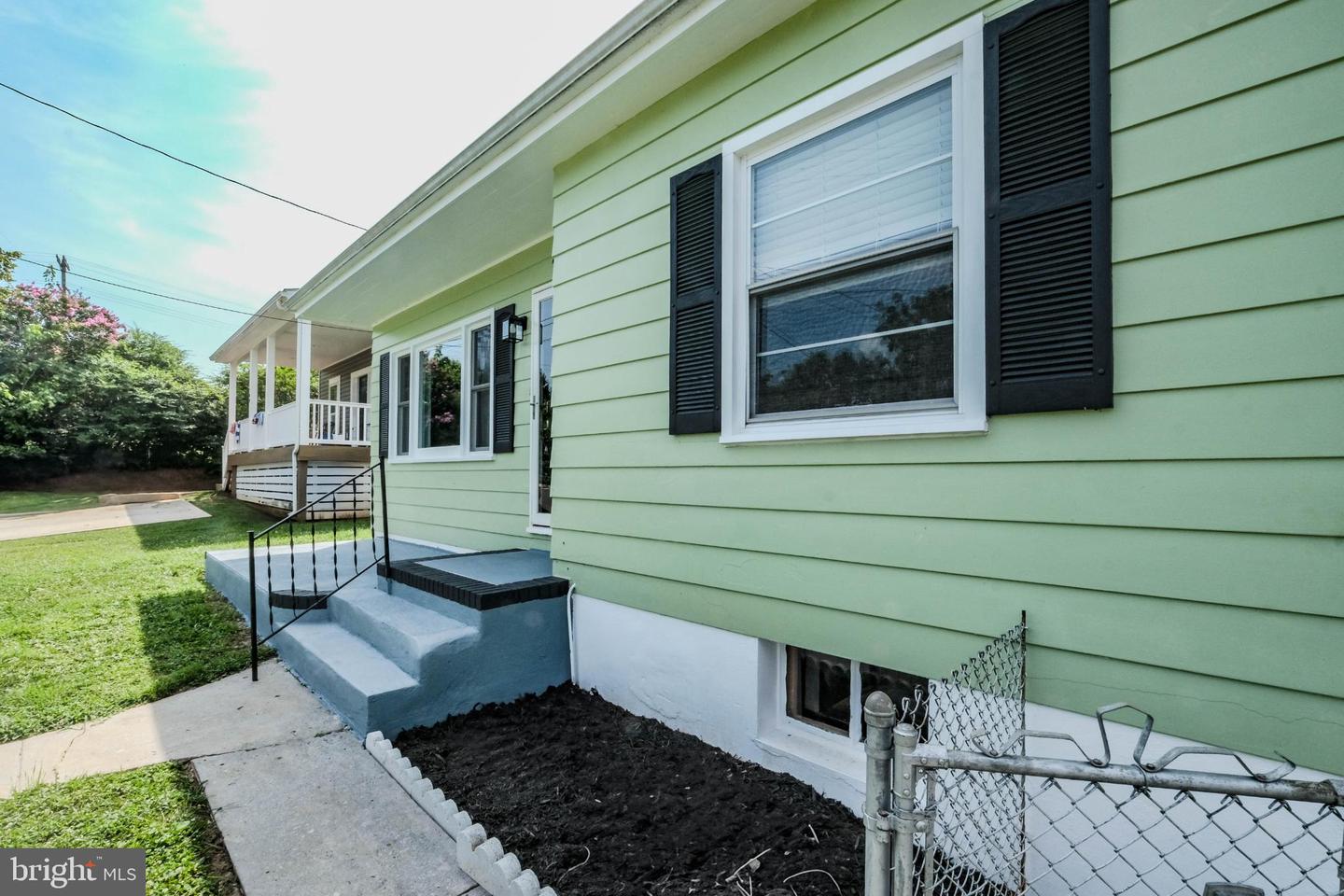 710 RIVER DR, FRONT ROYAL, Virginia 22630, 3 Bedrooms Bedrooms, 10 Rooms Rooms,2 BathroomsBathrooms,Residential,For sale,710 RIVER DR,VAWR2012030 MLS # VAWR2012030