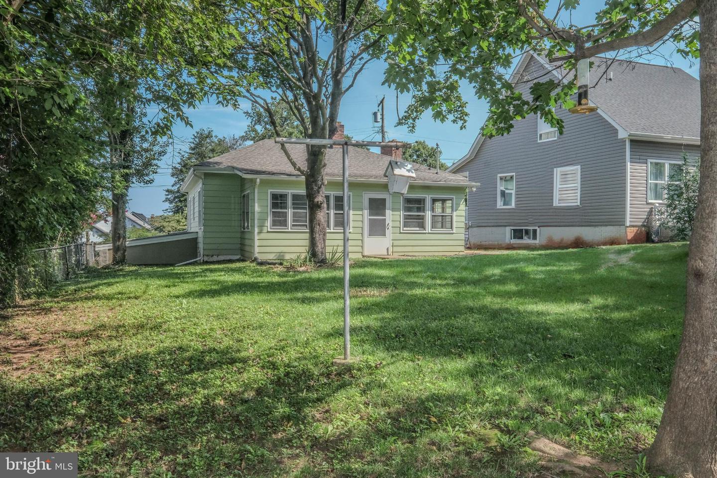 710 RIVER DR, FRONT ROYAL, Virginia 22630, 3 Bedrooms Bedrooms, 10 Rooms Rooms,2 BathroomsBathrooms,Residential,For sale,710 RIVER DR,VAWR2012030 MLS # VAWR2012030