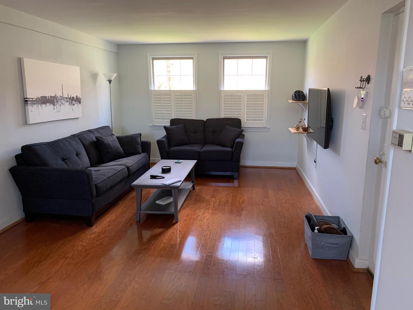6612 10TH ST #A2, ALEXANDRIA, Virginia 22307, 2 Bedrooms Bedrooms, ,1 BathroomBathrooms,Residential,For sale,6612 10TH ST #A2,VAFX2262422 MLS # VAFX2262422