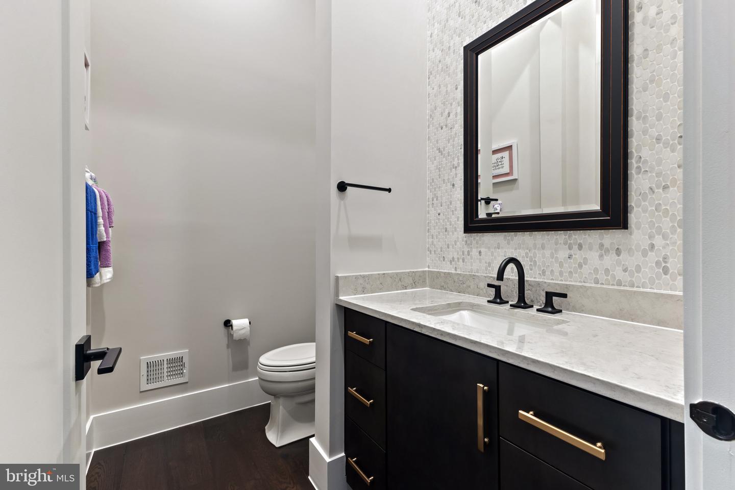 1209 RILEY PRESERVE CT, GREAT FALLS, Virginia 22066, 5 Bedrooms Bedrooms, ,5 BathroomsBathrooms,Residential,For sale,1209 RILEY PRESERVE CT,VAFX2262494 MLS # VAFX2262494