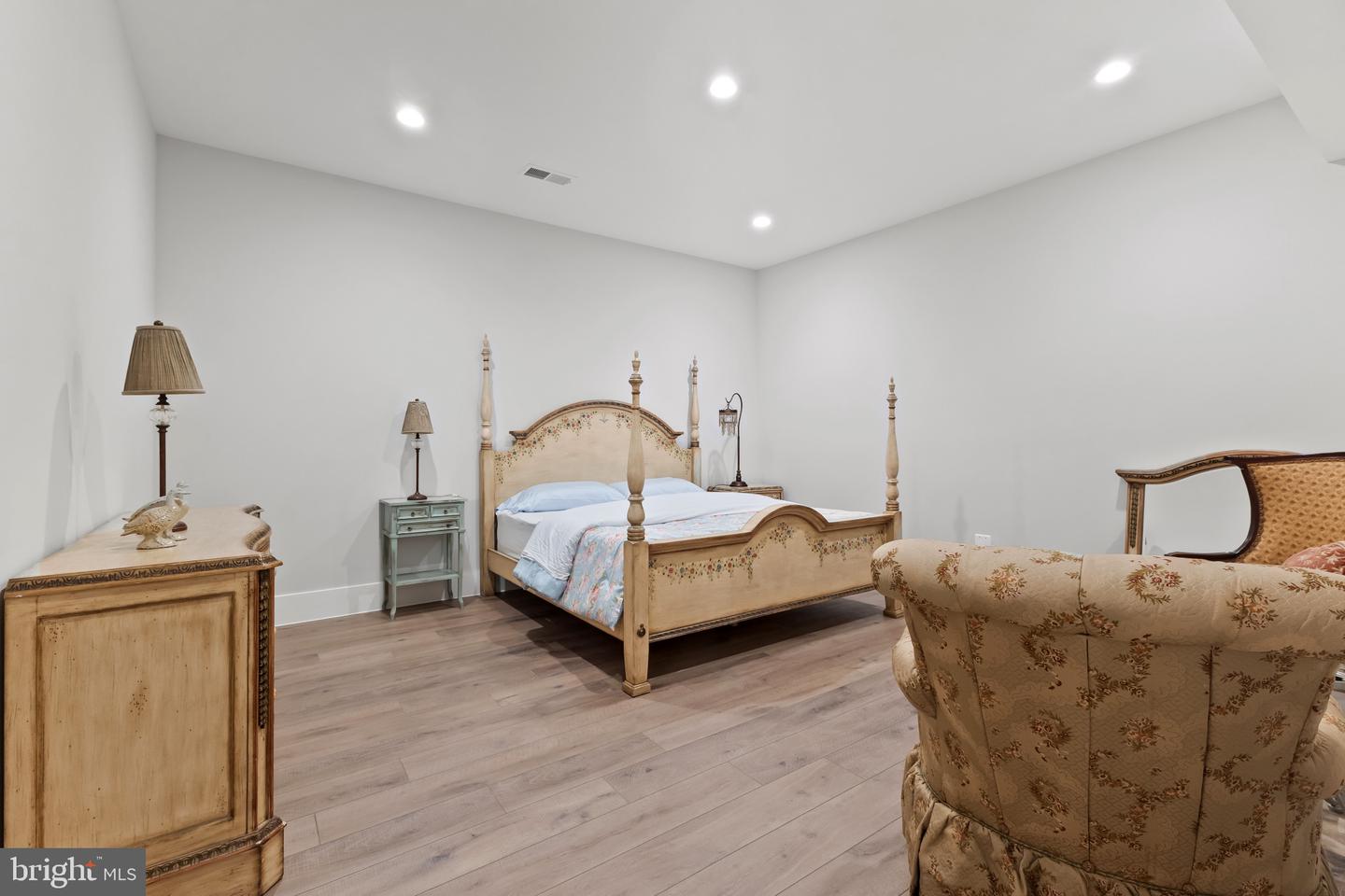 1209 RILEY PRESERVE CT, GREAT FALLS, Virginia 22066, 5 Bedrooms Bedrooms, ,5 BathroomsBathrooms,Residential,For sale,1209 RILEY PRESERVE CT,VAFX2262494 MLS # VAFX2262494