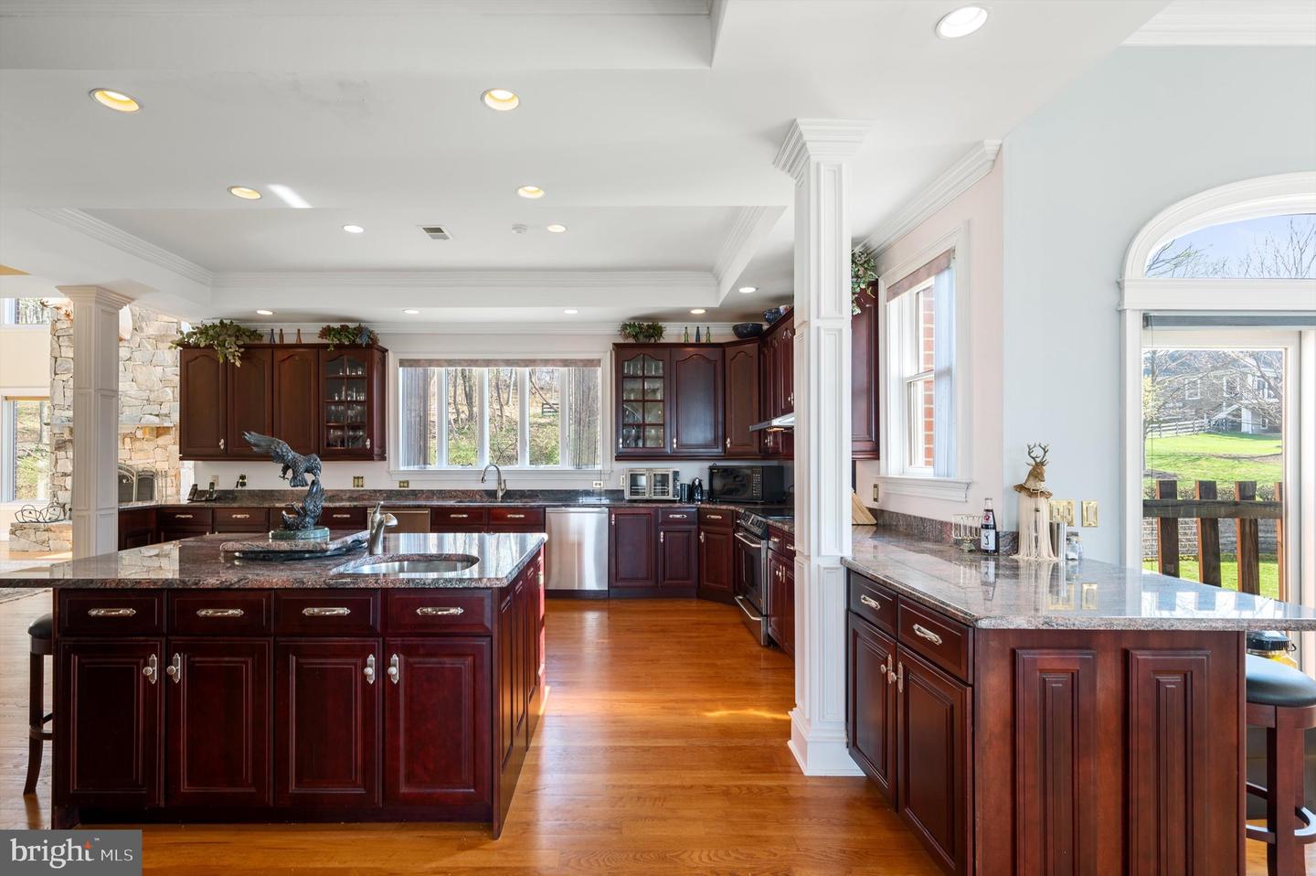18037 CLENDENNING CIR, ROUND HILL, Virginia 20141, 5 Bedrooms Bedrooms, ,5 BathroomsBathrooms,Residential,For sale,18037 CLENDENNING CIR,VALO2093076 MLS # VALO2093076