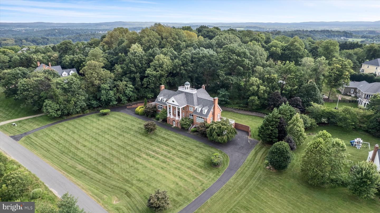 18037 CLENDENNING CIR, ROUND HILL, Virginia 20141, 5 Bedrooms Bedrooms, ,5 BathroomsBathrooms,Residential,For sale,18037 CLENDENNING CIR,VALO2093076 MLS # VALO2093076