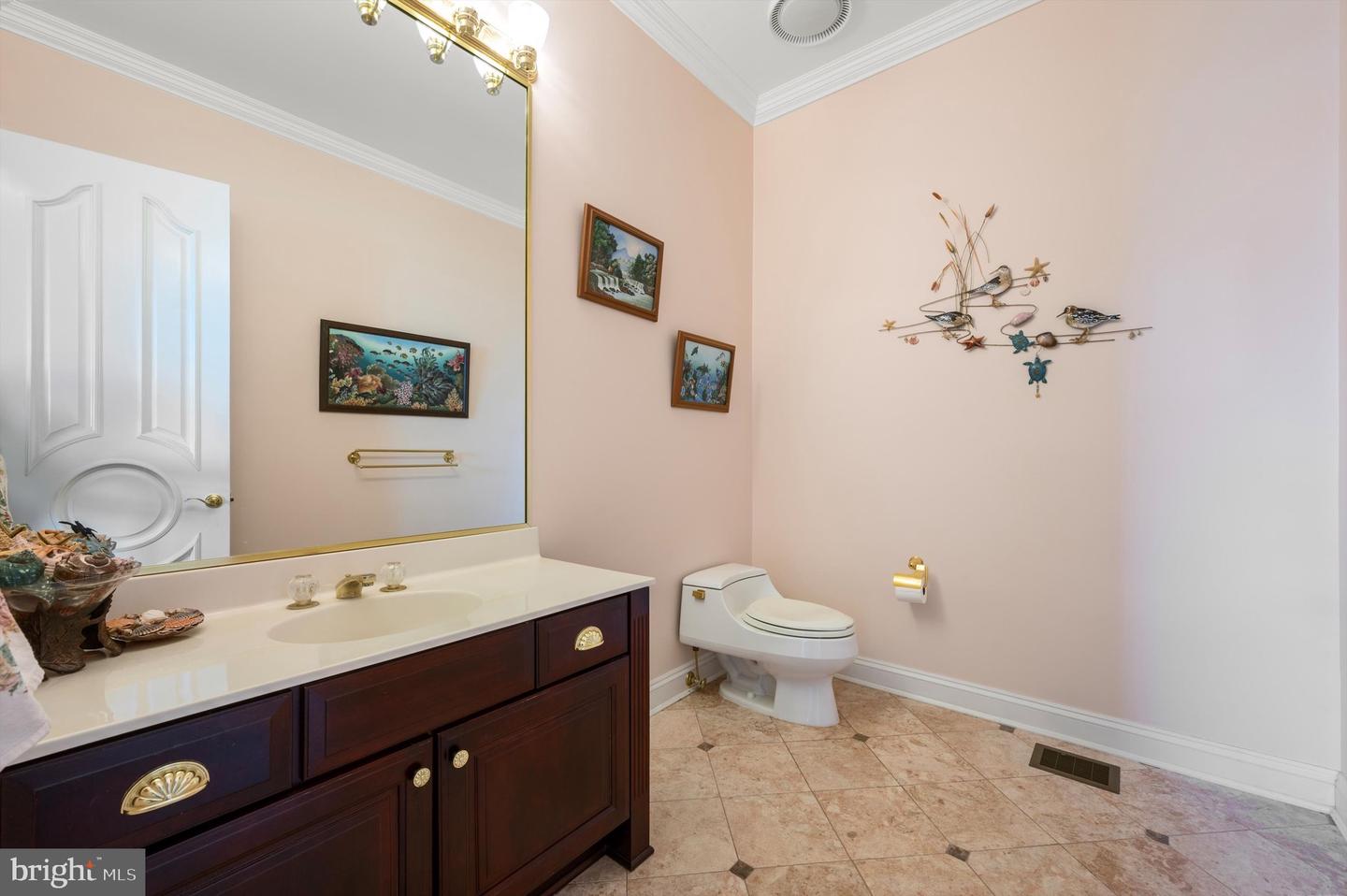 18037 CLENDENNING CIR, ROUND HILL, Virginia 20141, 5 Bedrooms Bedrooms, ,5 BathroomsBathrooms,Residential,For sale,18037 CLENDENNING CIR,VALO2093076 MLS # VALO2093076