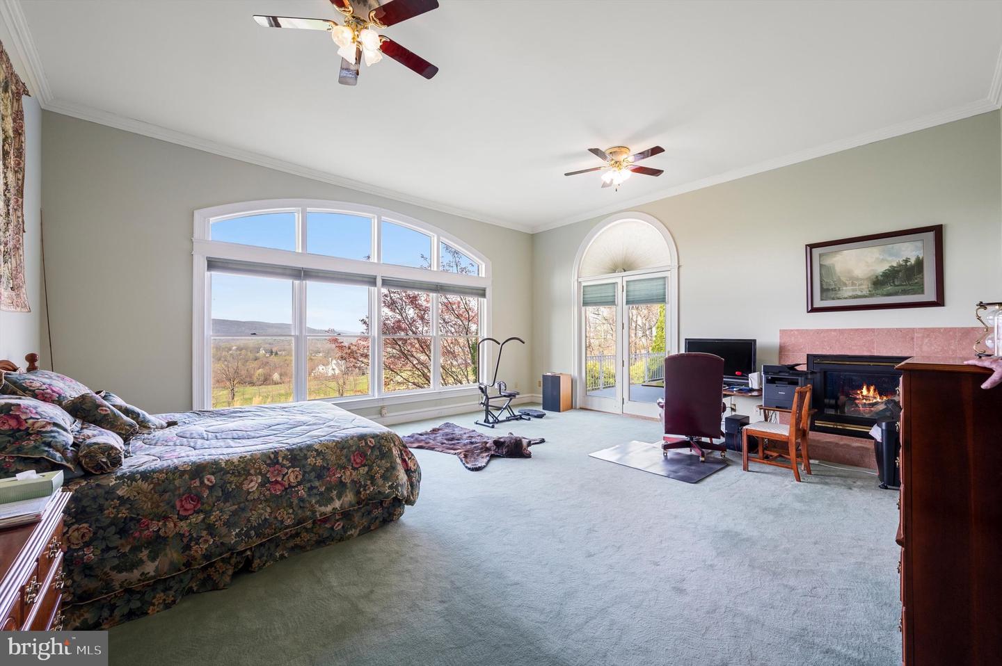 18037 CLENDENNING CIR, ROUND HILL, Virginia 20141, 5 Bedrooms Bedrooms, ,5 BathroomsBathrooms,Residential,For sale,18037 CLENDENNING CIR,VALO2093076 MLS # VALO2093076