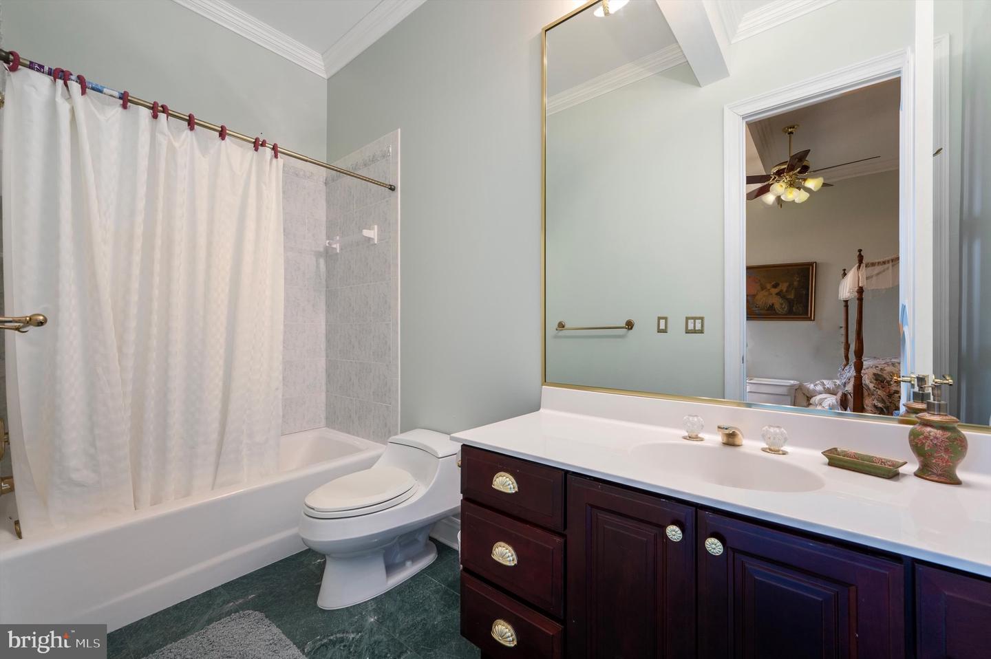 18037 CLENDENNING CIR, ROUND HILL, Virginia 20141, 5 Bedrooms Bedrooms, ,5 BathroomsBathrooms,Residential,For sale,18037 CLENDENNING CIR,VALO2093076 MLS # VALO2093076