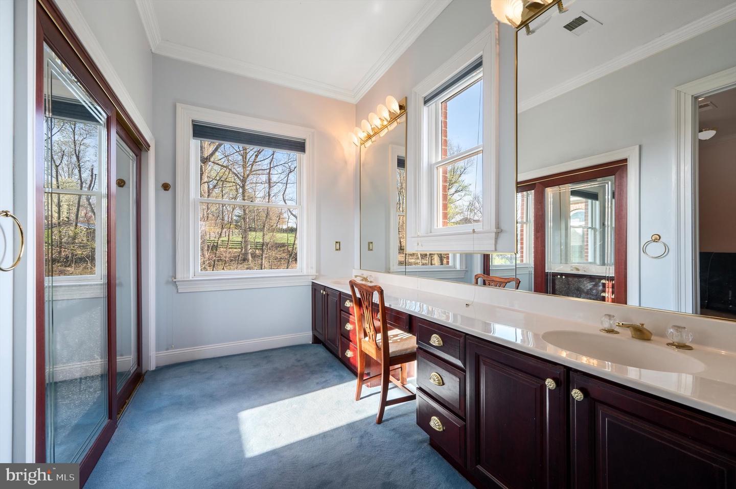 18037 CLENDENNING CIR, ROUND HILL, Virginia 20141, 5 Bedrooms Bedrooms, ,5 BathroomsBathrooms,Residential,For sale,18037 CLENDENNING CIR,VALO2093076 MLS # VALO2093076