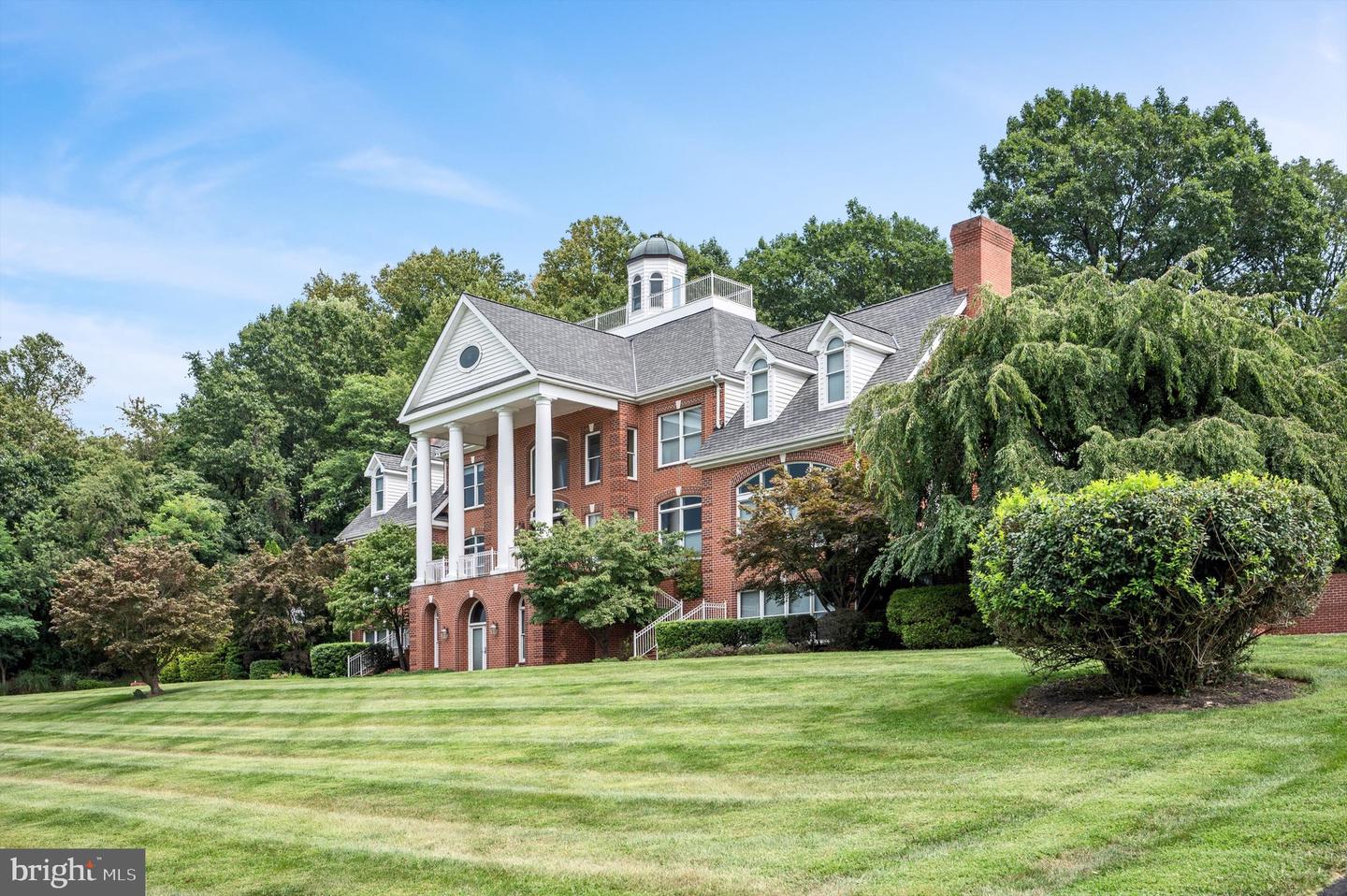 18037 CLENDENNING CIR, ROUND HILL, Virginia 20141, 5 Bedrooms Bedrooms, ,5 BathroomsBathrooms,Residential,For sale,18037 CLENDENNING CIR,VALO2093076 MLS # VALO2093076