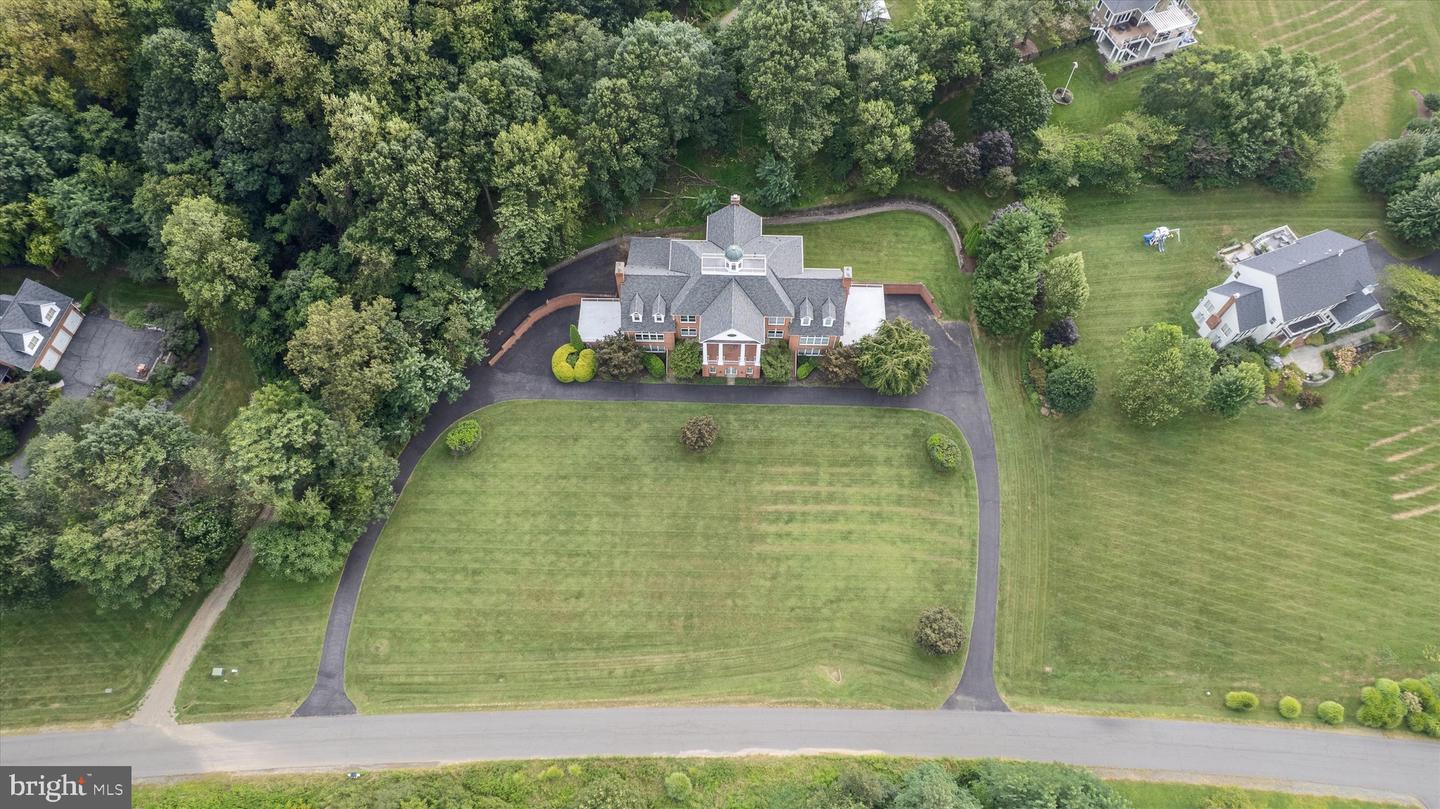 18037 CLENDENNING CIR, ROUND HILL, Virginia 20141, 5 Bedrooms Bedrooms, ,5 BathroomsBathrooms,Residential,For sale,18037 CLENDENNING CIR,VALO2093076 MLS # VALO2093076