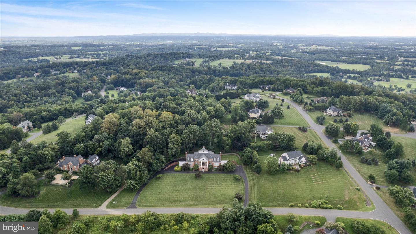 18037 CLENDENNING CIR, ROUND HILL, Virginia 20141, 5 Bedrooms Bedrooms, ,5 BathroomsBathrooms,Residential,For sale,18037 CLENDENNING CIR,VALO2093076 MLS # VALO2093076