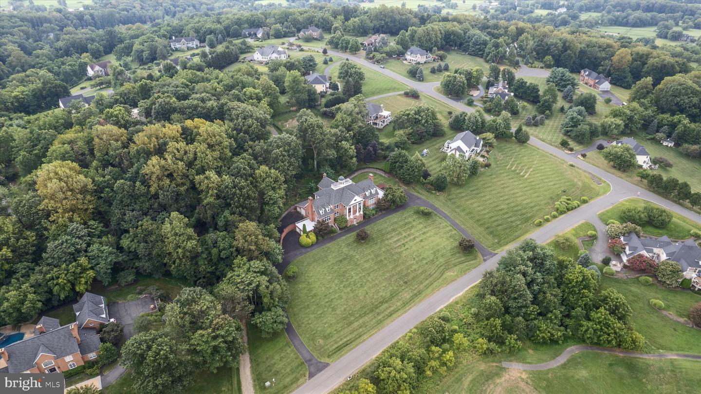 18037 CLENDENNING CIR, ROUND HILL, Virginia 20141, 5 Bedrooms Bedrooms, ,5 BathroomsBathrooms,Residential,For sale,18037 CLENDENNING CIR,VALO2093076 MLS # VALO2093076