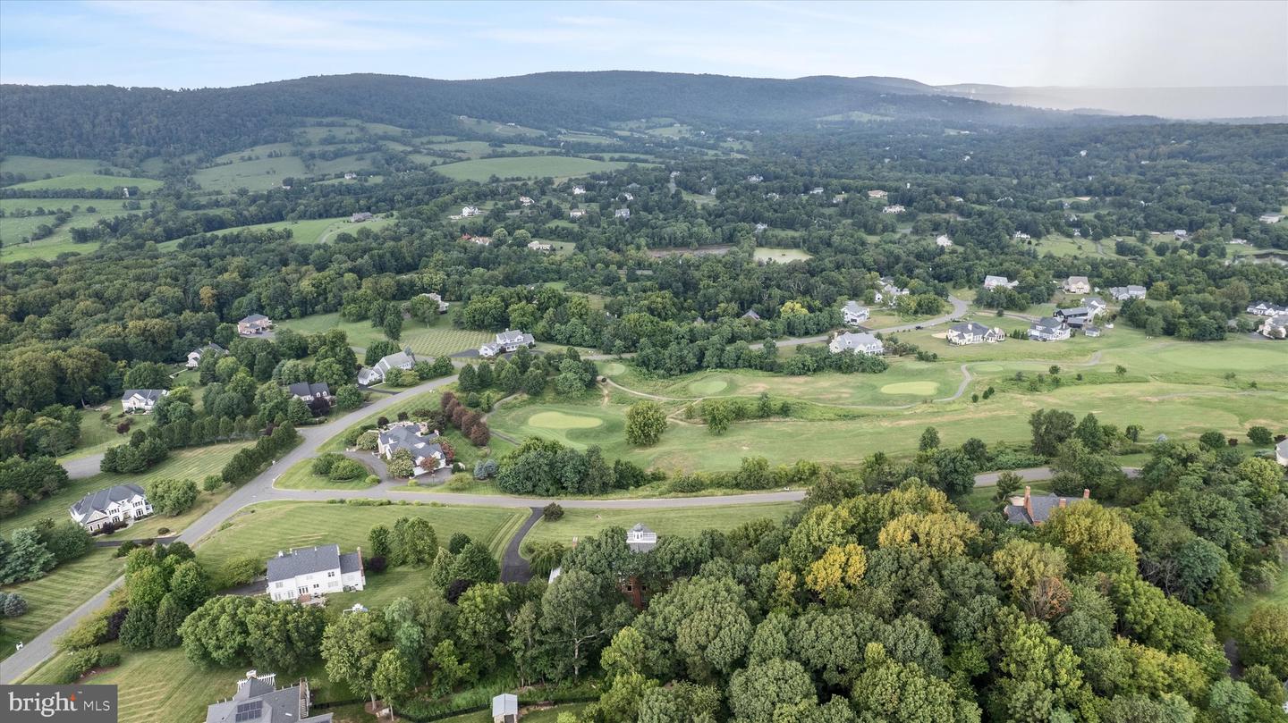 18037 CLENDENNING CIR, ROUND HILL, Virginia 20141, 5 Bedrooms Bedrooms, ,5 BathroomsBathrooms,Residential,For sale,18037 CLENDENNING CIR,VALO2093076 MLS # VALO2093076
