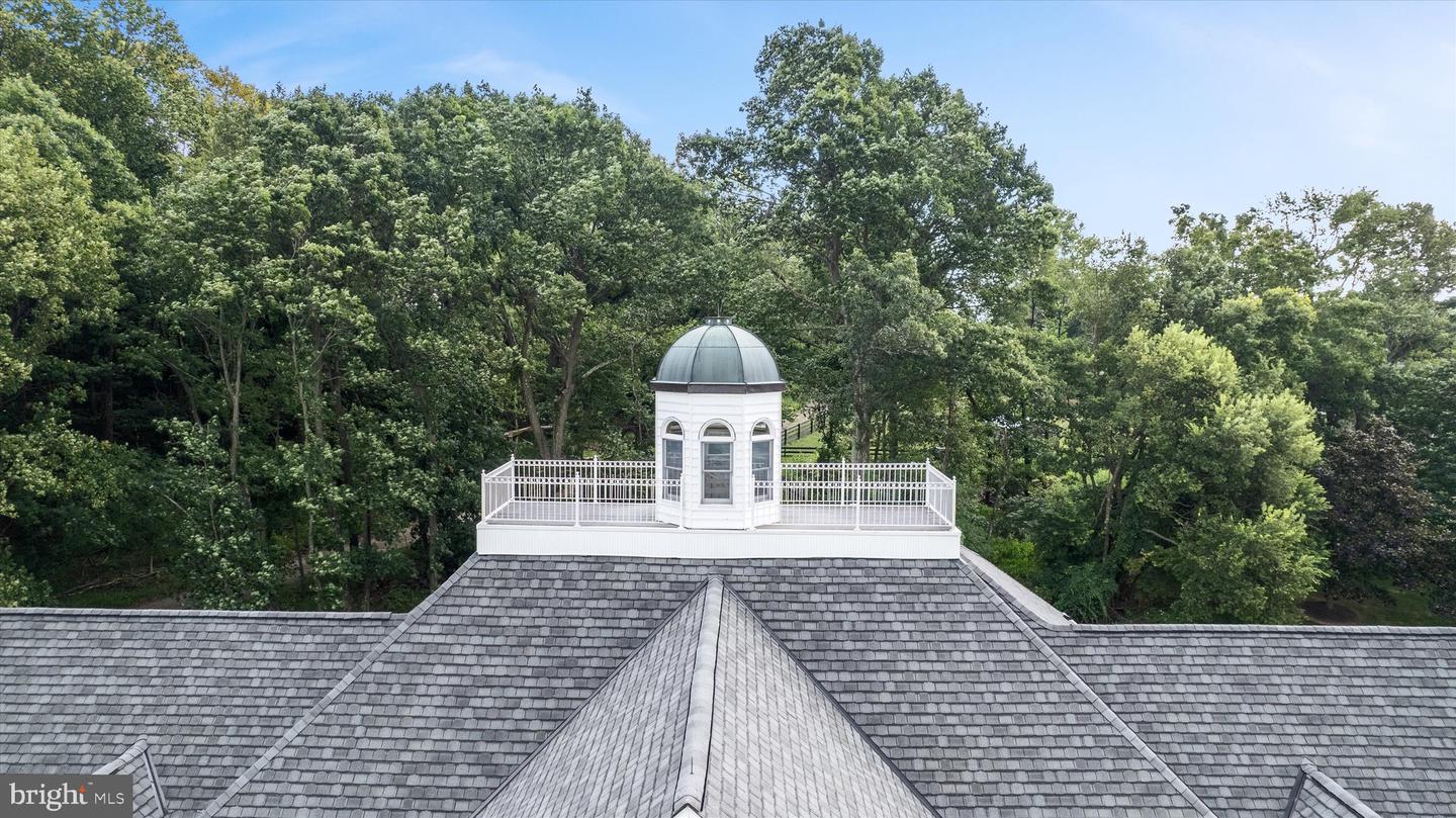 18037 CLENDENNING CIR, ROUND HILL, Virginia 20141, 5 Bedrooms Bedrooms, ,5 BathroomsBathrooms,Residential,For sale,18037 CLENDENNING CIR,VALO2093076 MLS # VALO2093076