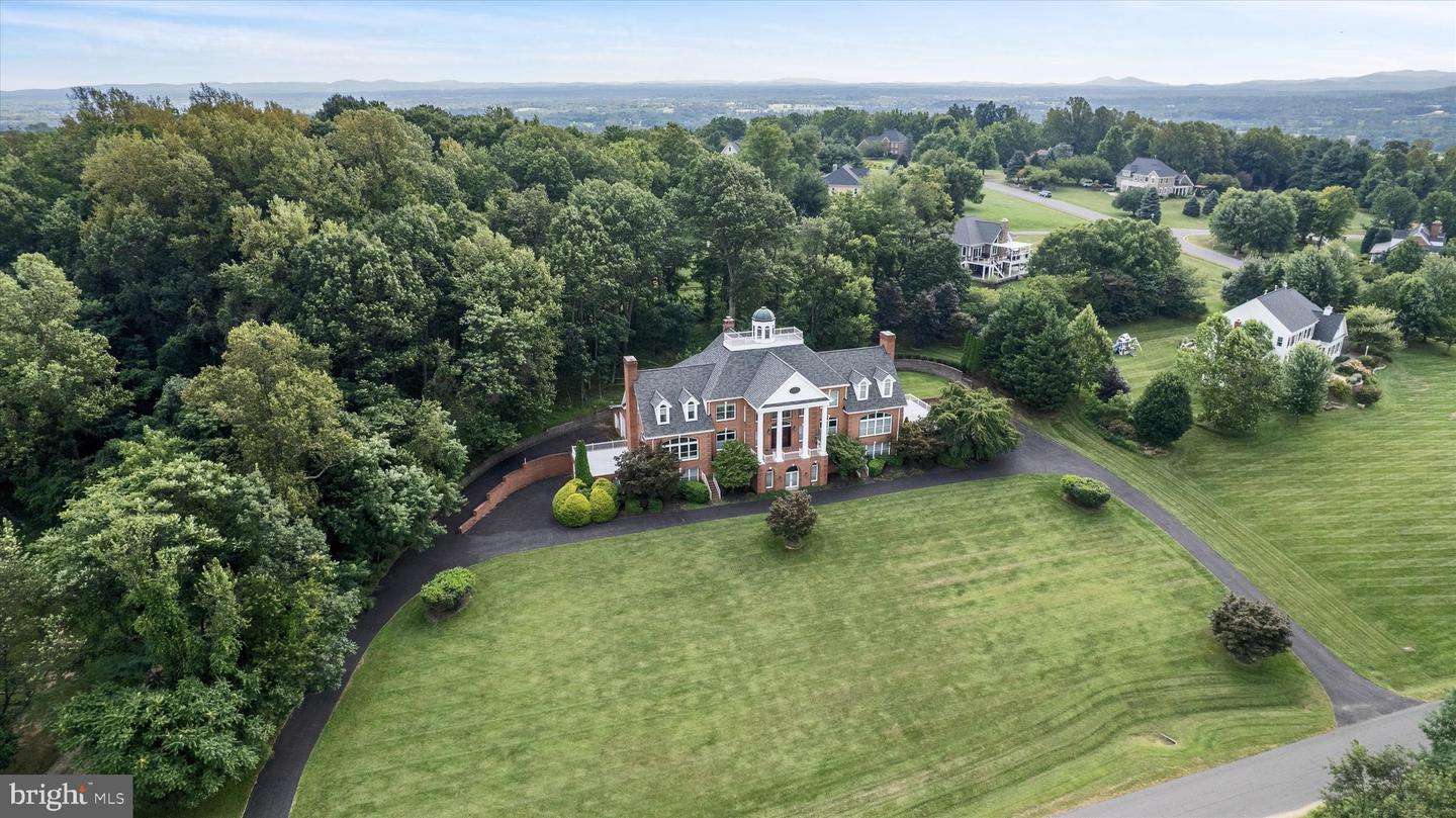 18037 CLENDENNING CIR, ROUND HILL, Virginia 20141, 5 Bedrooms Bedrooms, ,5 BathroomsBathrooms,Residential,For sale,18037 CLENDENNING CIR,VALO2093076 MLS # VALO2093076