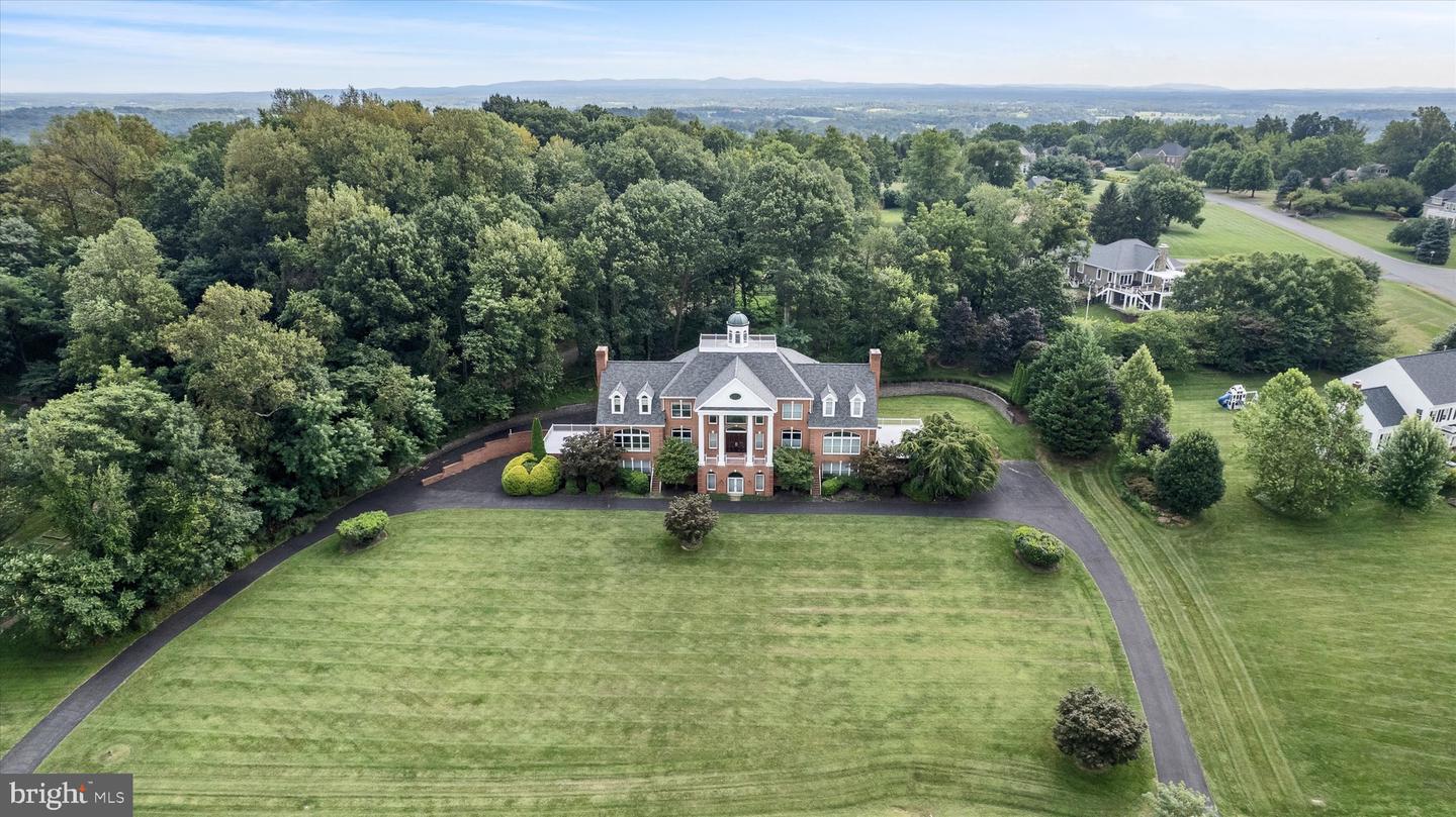18037 CLENDENNING CIR, ROUND HILL, Virginia 20141, 5 Bedrooms Bedrooms, ,5 BathroomsBathrooms,Residential,For sale,18037 CLENDENNING CIR,VALO2093076 MLS # VALO2093076