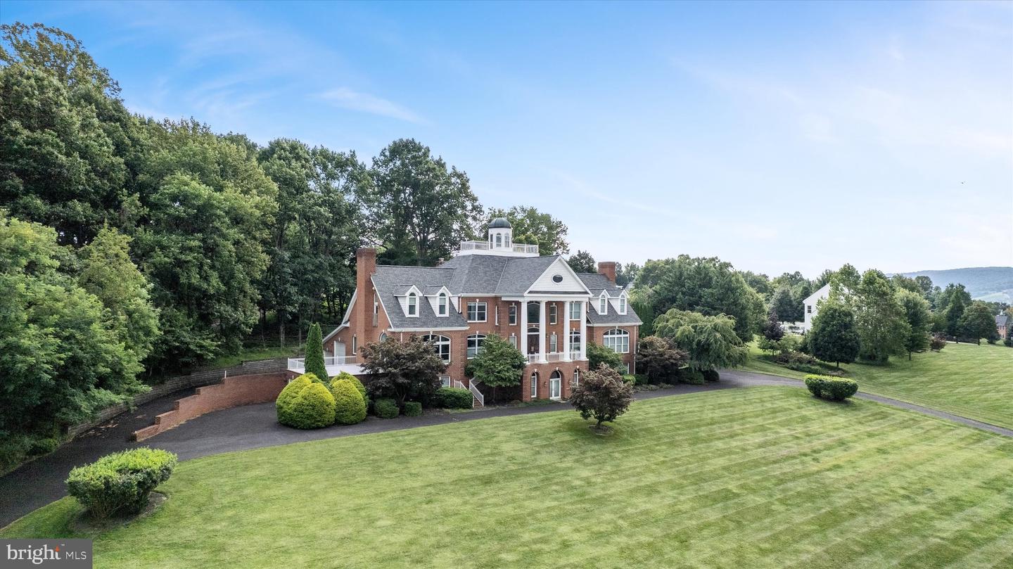 18037 CLENDENNING CIR, ROUND HILL, Virginia 20141, 5 Bedrooms Bedrooms, ,5 BathroomsBathrooms,Residential,For sale,18037 CLENDENNING CIR,VALO2093076 MLS # VALO2093076