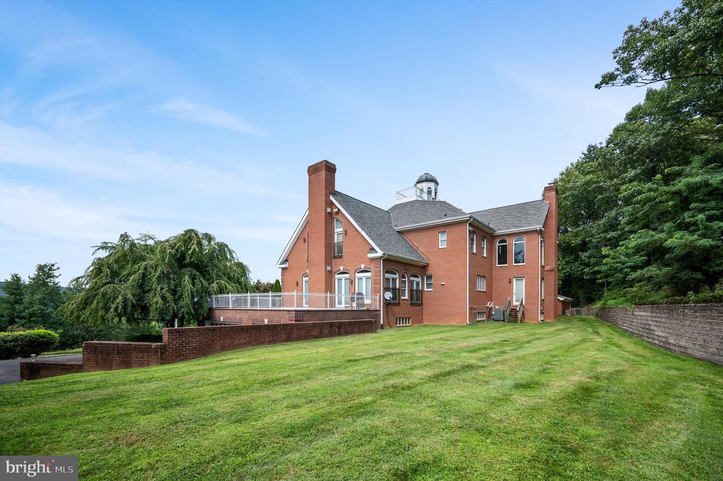 18037 CLENDENNING CIR, ROUND HILL, Virginia 20141, 5 Bedrooms Bedrooms, ,5 BathroomsBathrooms,Residential,For sale,18037 CLENDENNING CIR,VALO2093076 MLS # VALO2093076