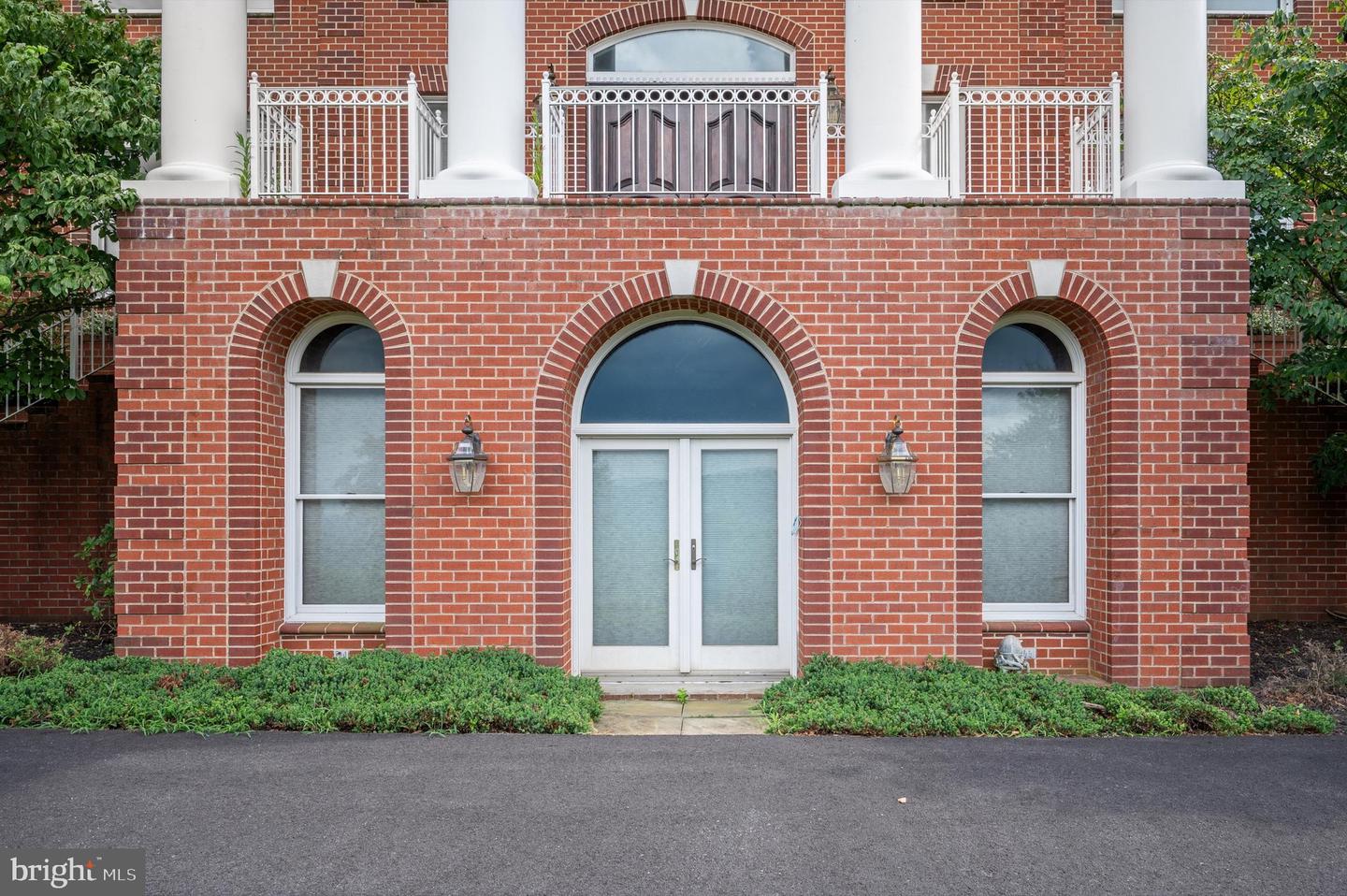 18037 CLENDENNING CIR, ROUND HILL, Virginia 20141, 5 Bedrooms Bedrooms, ,5 BathroomsBathrooms,Residential,For sale,18037 CLENDENNING CIR,VALO2093076 MLS # VALO2093076