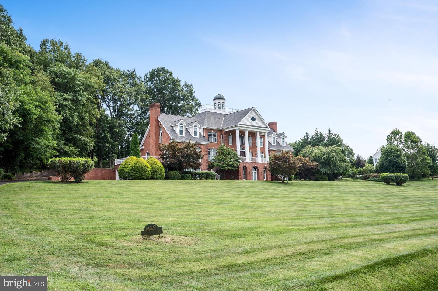 18037 CLENDENNING CIR, ROUND HILL, Virginia 20141, 5 Bedrooms Bedrooms, ,5 BathroomsBathrooms,Residential,For sale,18037 CLENDENNING CIR,VALO2093076 MLS # VALO2093076