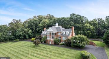 18037 CLENDENNING CIR, ROUND HILL, Virginia 20141, 5 Bedrooms Bedrooms, ,5 BathroomsBathrooms,Residential,For sale,18037 CLENDENNING CIR,VALO2093076 MLS # VALO2093076