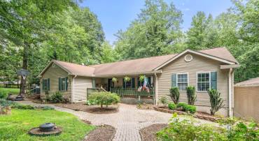 590 VAUGHT DR, FRONT ROYAL, Virginia 22630, 5 Bedrooms Bedrooms, ,3 BathroomsBathrooms,Residential,For sale,590 VAUGHT DR,VAWR2011600 MLS # VAWR2011600