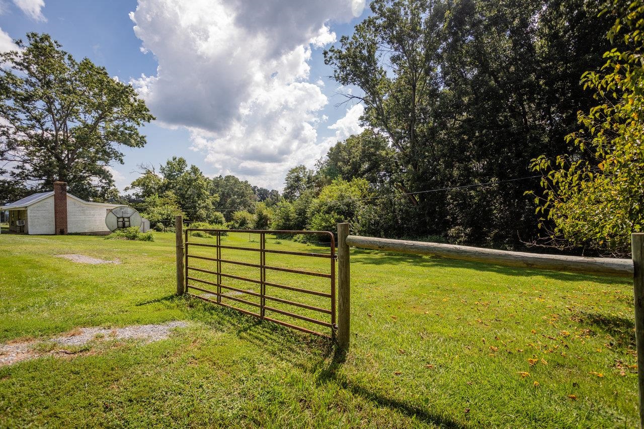 1557 RINACAS CORNER RD, SHENANDOAH, Virginia 22849, 2 Bedrooms Bedrooms, ,1 BathroomBathrooms,Residential,1557 RINACAS CORNER RD,668057 MLS # 668057